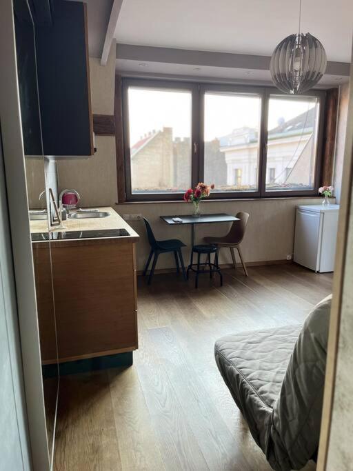 Elegant Rooftop Studio With Shared Terrace And Jacuzzi Budapesta