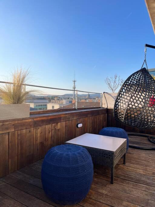 Elegant Rooftop Studio With Shared Terrace And Jacuzzi Apartament Budapesta